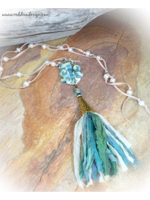 gaurded_tassel_necklace2.jpg