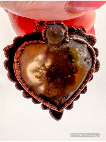 Moss Agate Scalloped Heart
